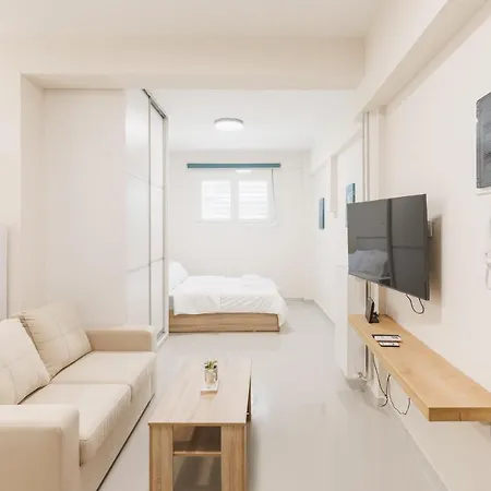 Fully Renovated Luxurious Semi-Basement Studio Athens Exterior photo