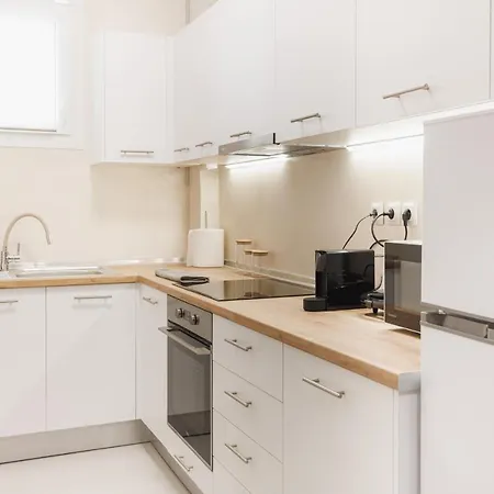 Fully Renovated Luxurious Semi-Basement Studio Athens Exterior photo