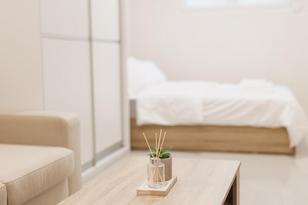 Fully Renovated Luxurious Semi-basement * Athens