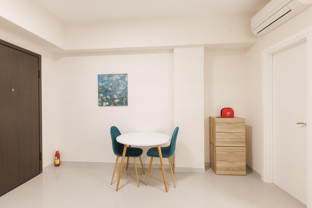 Apartment Fully Renovated Luxurious Semi-basement
