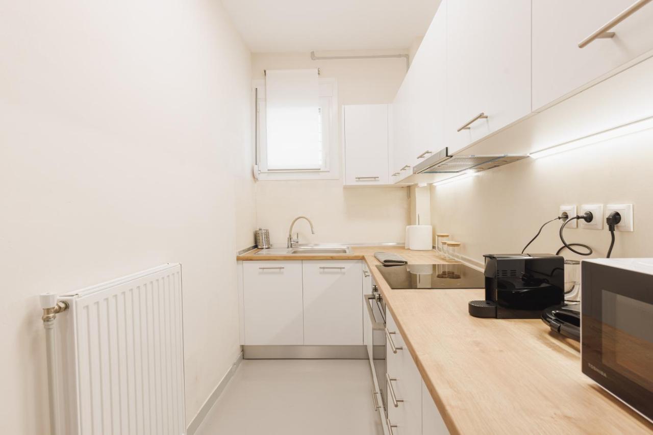 Fully Renovated Luxurious Semi-basement *